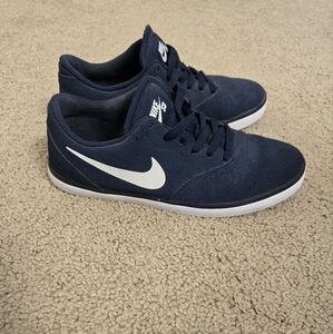 Nike SB Low Top Sneakers